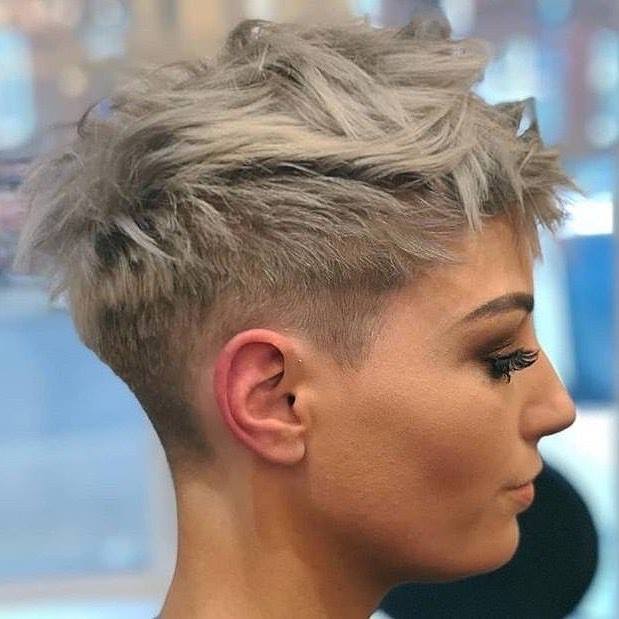 Capelli Corti Il Nuovo Look Di Tendenza Del 2019 Snap Italy