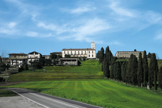 01-Castello-di-Inverigo-il-borgo-LR