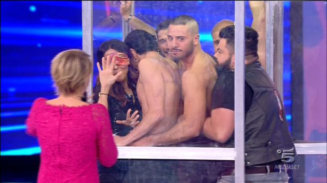 amici 15 cabina 7 maggio sabrina ferilli