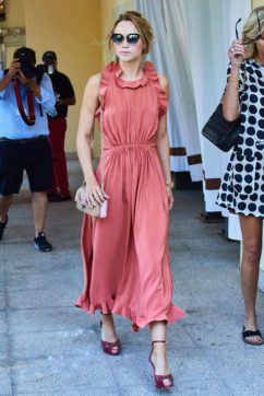 Suki Waterhouse in Fendi 1