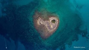 Isola a forma di cuore