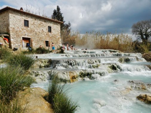 Cascate_del_Mulino_-_Saturnia_Terme_-_panoramio