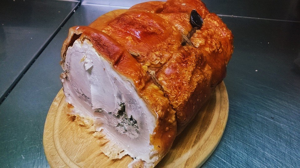 Porchetta di Ariccia IGP lo street food romano per eccellenza