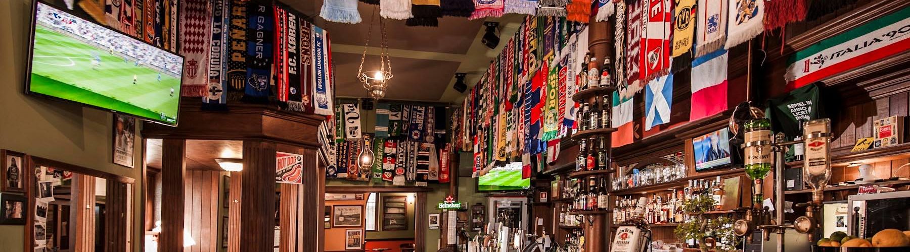 pubs showing football
