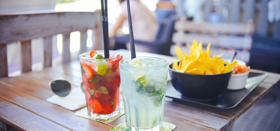 Aperitivo Sul Mare 10 Locali Da Vivere Al Tramonto Snap Italy