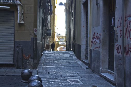 alley-238461_1280