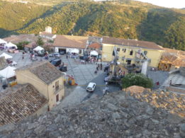 Piazza_Castello_di_Squillace