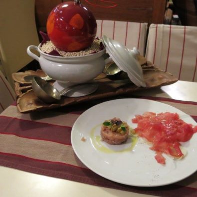 Tartare di Ricciola con Pere al Calvados & tonno ai 3 pepiI 3 con salsa agrumata allo zenzero