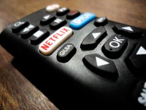 Telecomando devices netflix per guardare serie tv