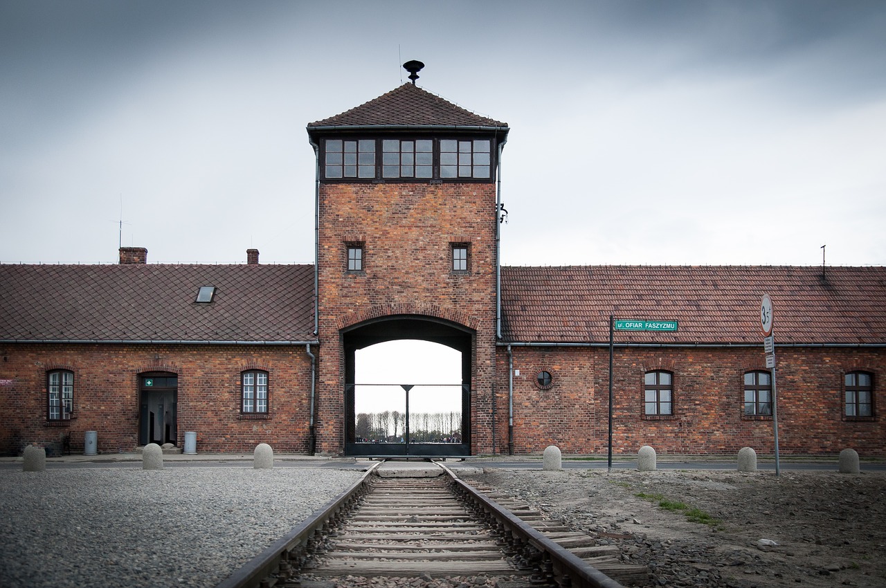 Visita ad Auschwitz e Birkenau come organizzare il viaggio della memoria