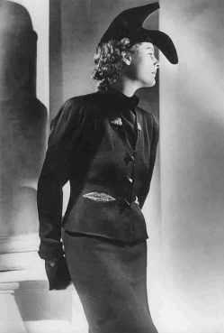 elsa-schiaparelli-cappello-scarpa