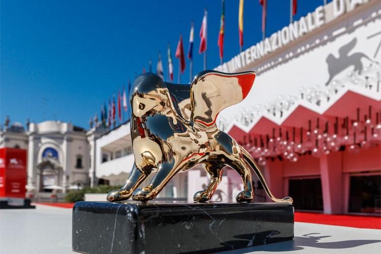 Leone d’oro alla carriera la Biennale premia Roberto Benigni Snap Italy